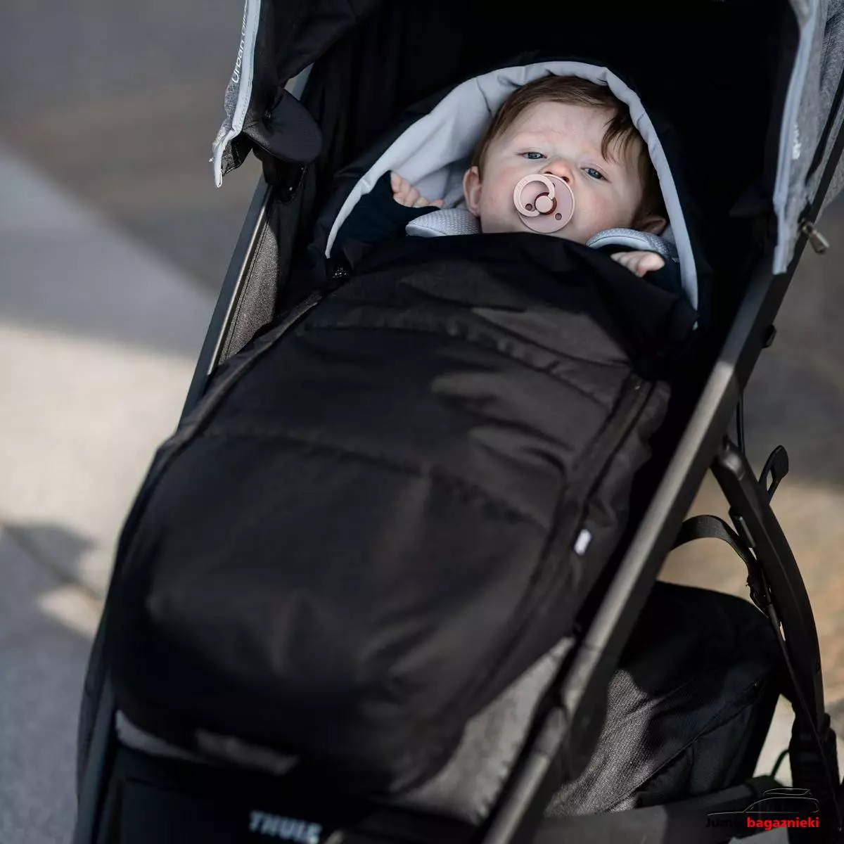 Thule Newborn Nest - Black, 11200310 Thule Newborn Nest - Black, 11200310